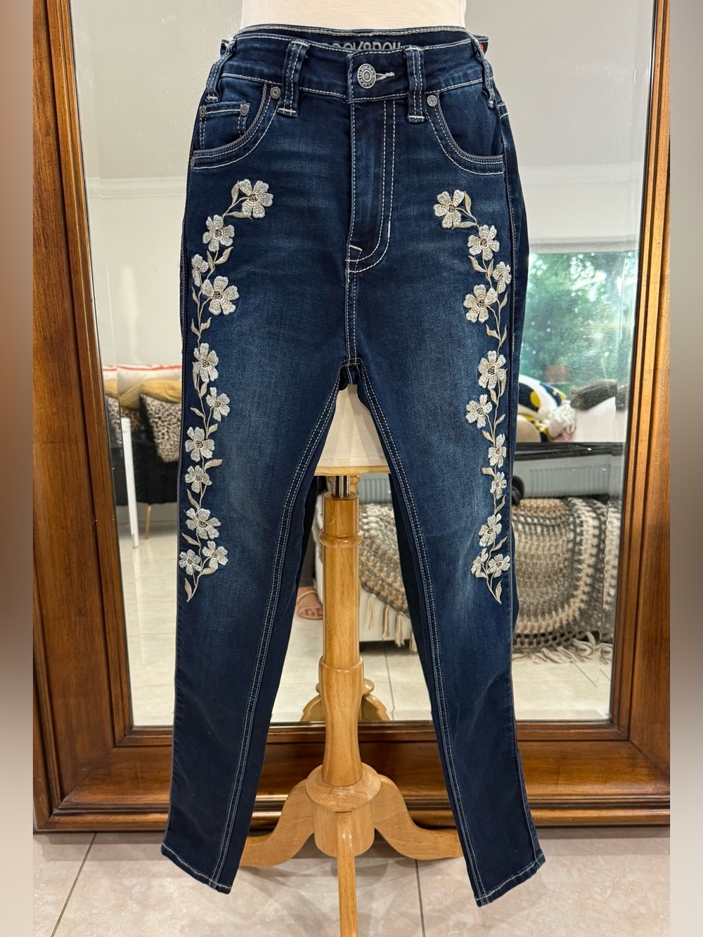 Rock & Roll Cowgirl High Rise Skinny lStretch Dark Blue Embroidered Floral Jeans